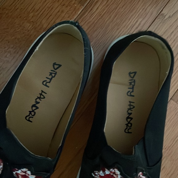 Slip on shoes with accent size 7 - Picture 2 of 4